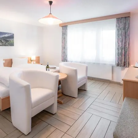 Paradis-leukerbad-therme 2* לויקרבאד