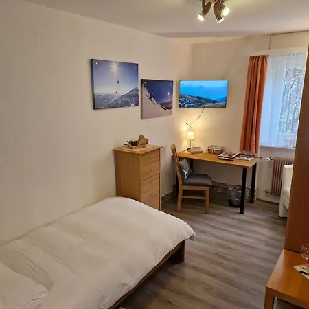מלון Paradis-leukerbad-therme לויקרבאד