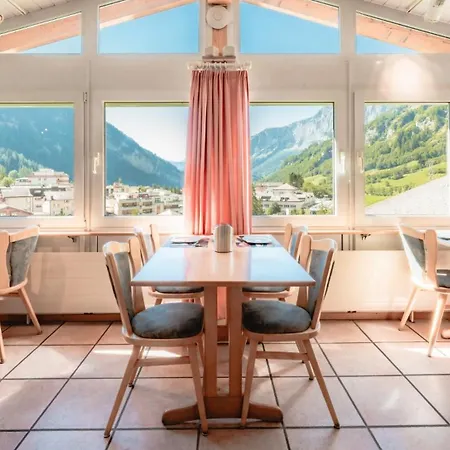 Paradis-leukerbad-therme ロイカーバード
