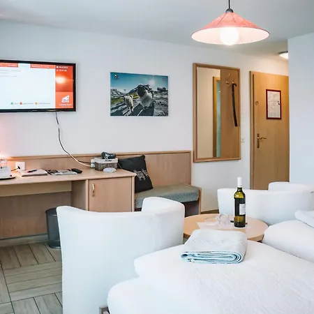 Paradis-leukerbad-therme 2*