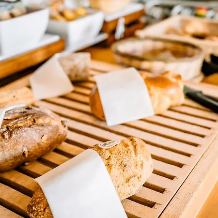 Paradis-leukerbad-therme 2*