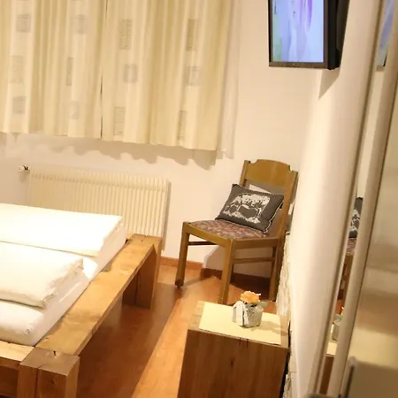 Paradis-leukerbad-therme ホテル ロイカーバード
