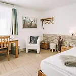 Paradis-leukerbad-therme 2* Leukerbad